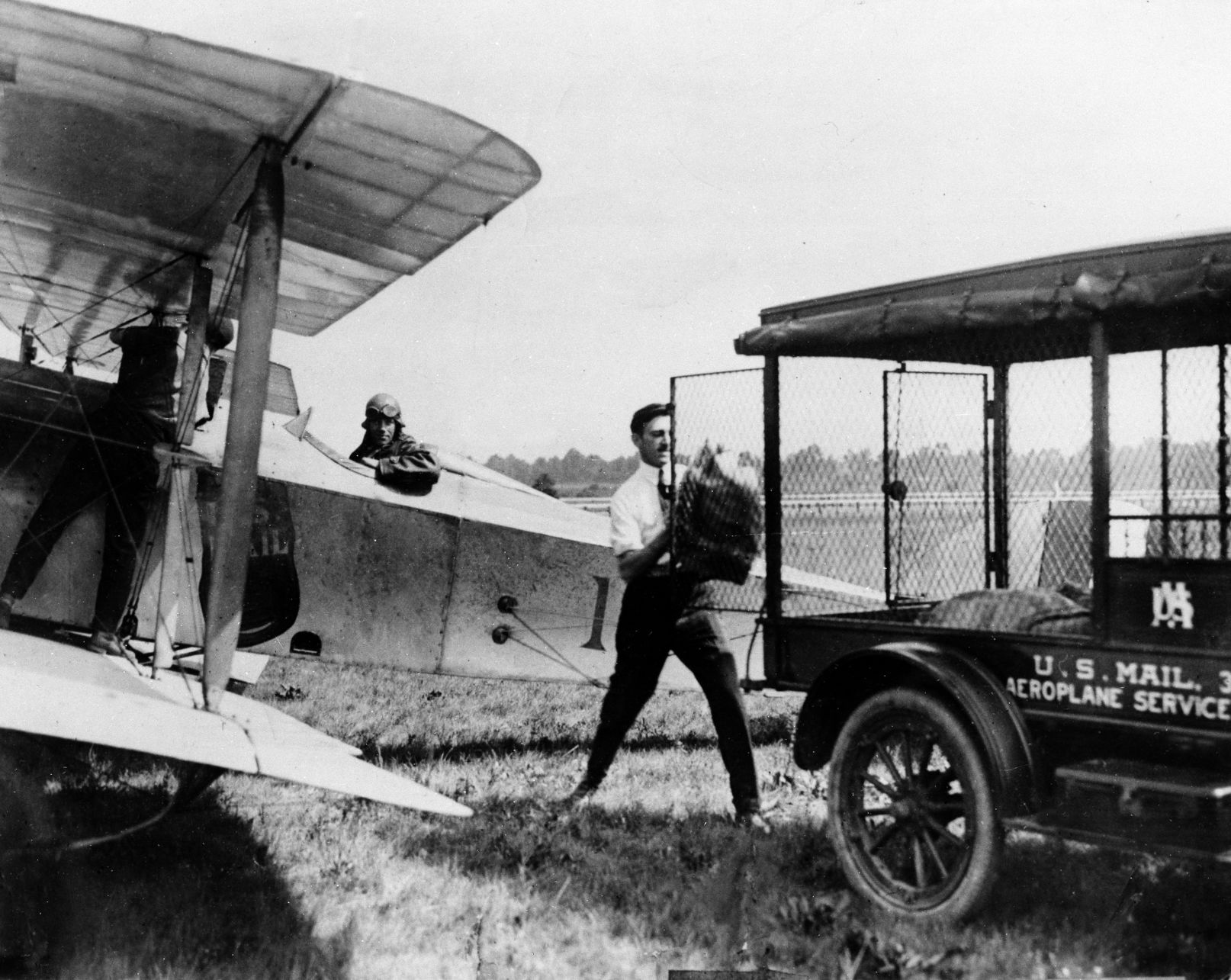 1918: U.S. Airmail